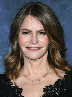 Jennifer Jason Leigh